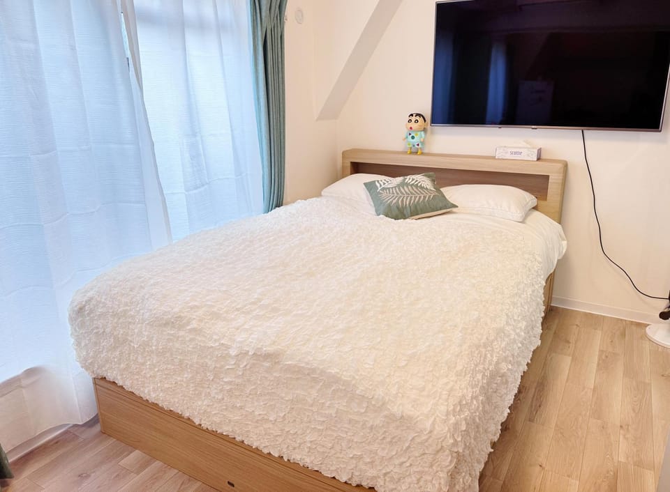 Bed, Photo of the whole room, Bedroom