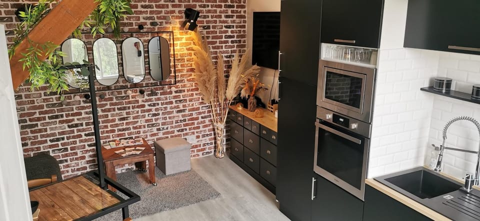 Kitchen or kitchenette, Living room