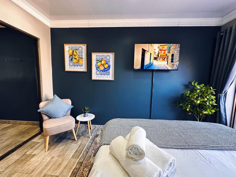 Lemon & Blue Apartment in North West, South Africa