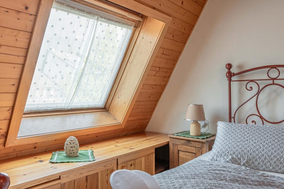 Private Veranda - Tiroler Chalet - Near Ski Slopes & Dolomites Apartment in Trentino-South Tyrol