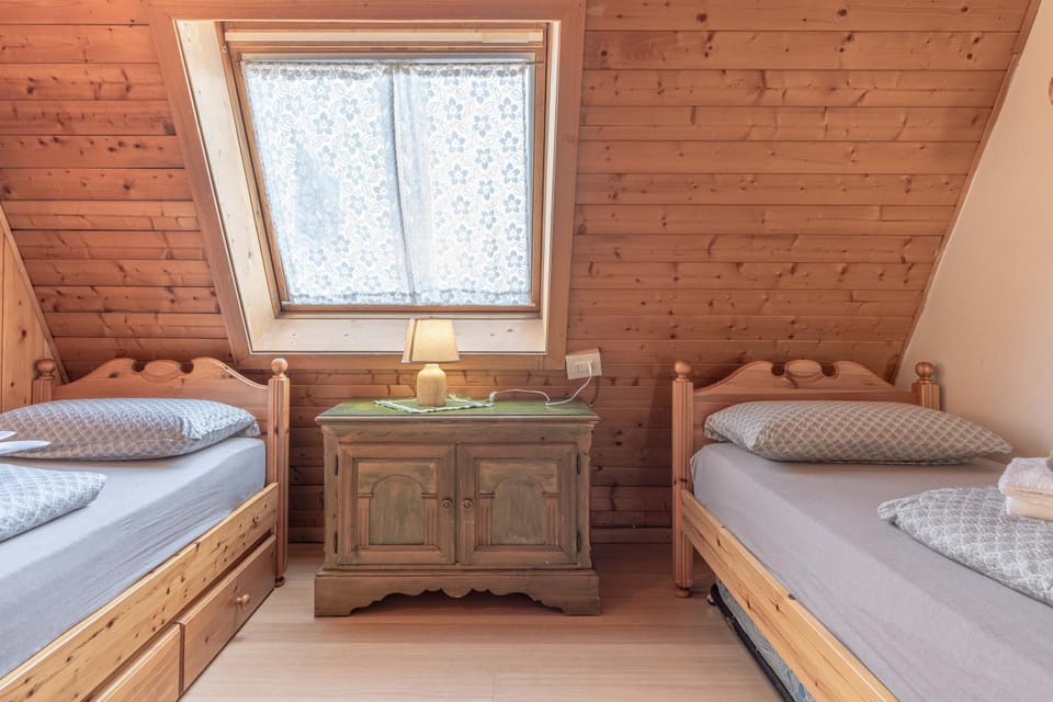Private Veranda - Tiroler Chalet - Near Ski Slopes & Dolomites Apartment in Trentino-South Tyrol