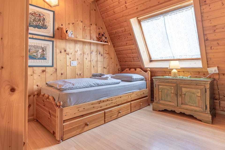Private Veranda - Tiroler Chalet - Near Ski Slopes & Dolomites Apartment in Trentino-South Tyrol
