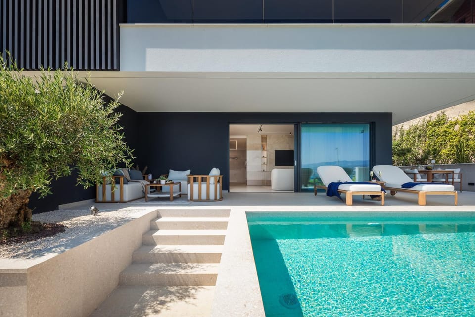 Day, Seating area, Pool view, Swimming pool