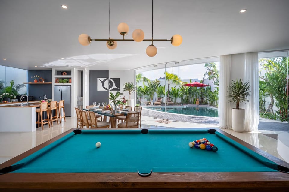 Billiard, Pool view