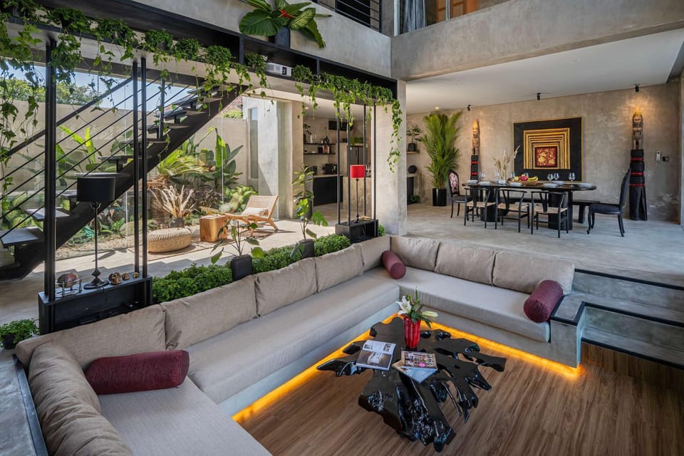 Living room, Seating area, Dining area
