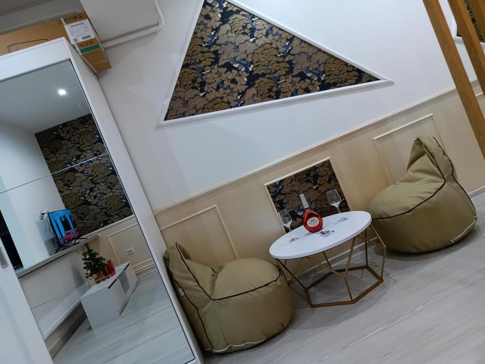 Lumière Lounge Apartment in Craiova
