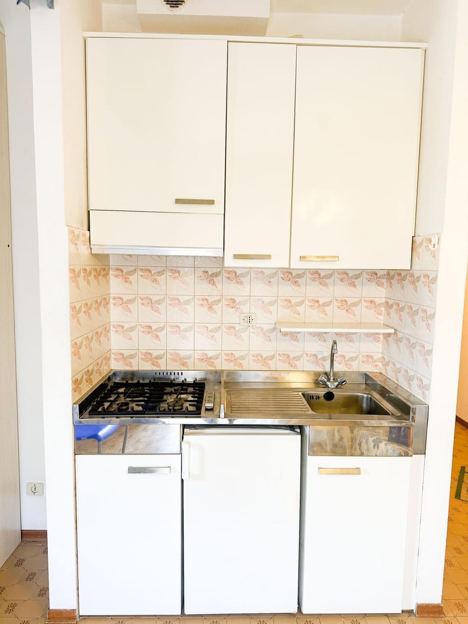 Kitchen or kitchenette, pet friendly, stove