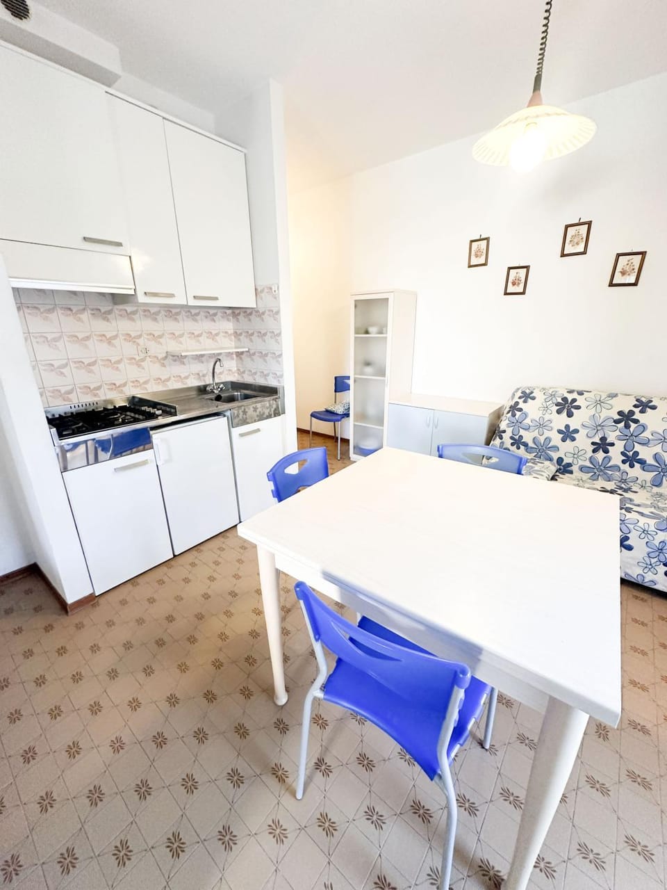 Kitchen or kitchenette, Living room, Dining area, stove