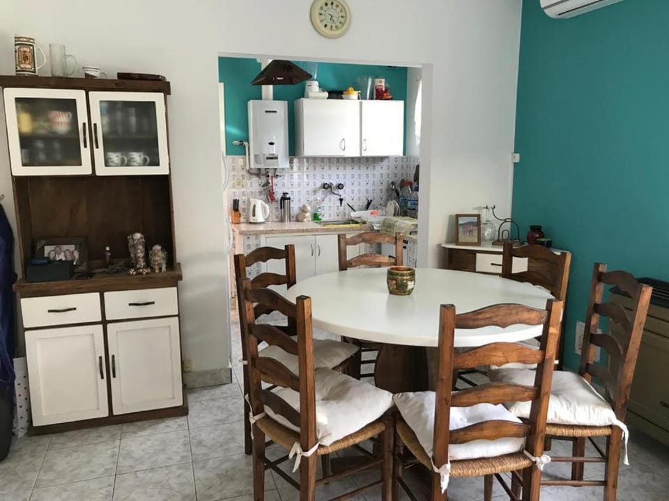 Casa Emilio - Casa Centrica con Cochera Descubierta House in Buenos Aires Province