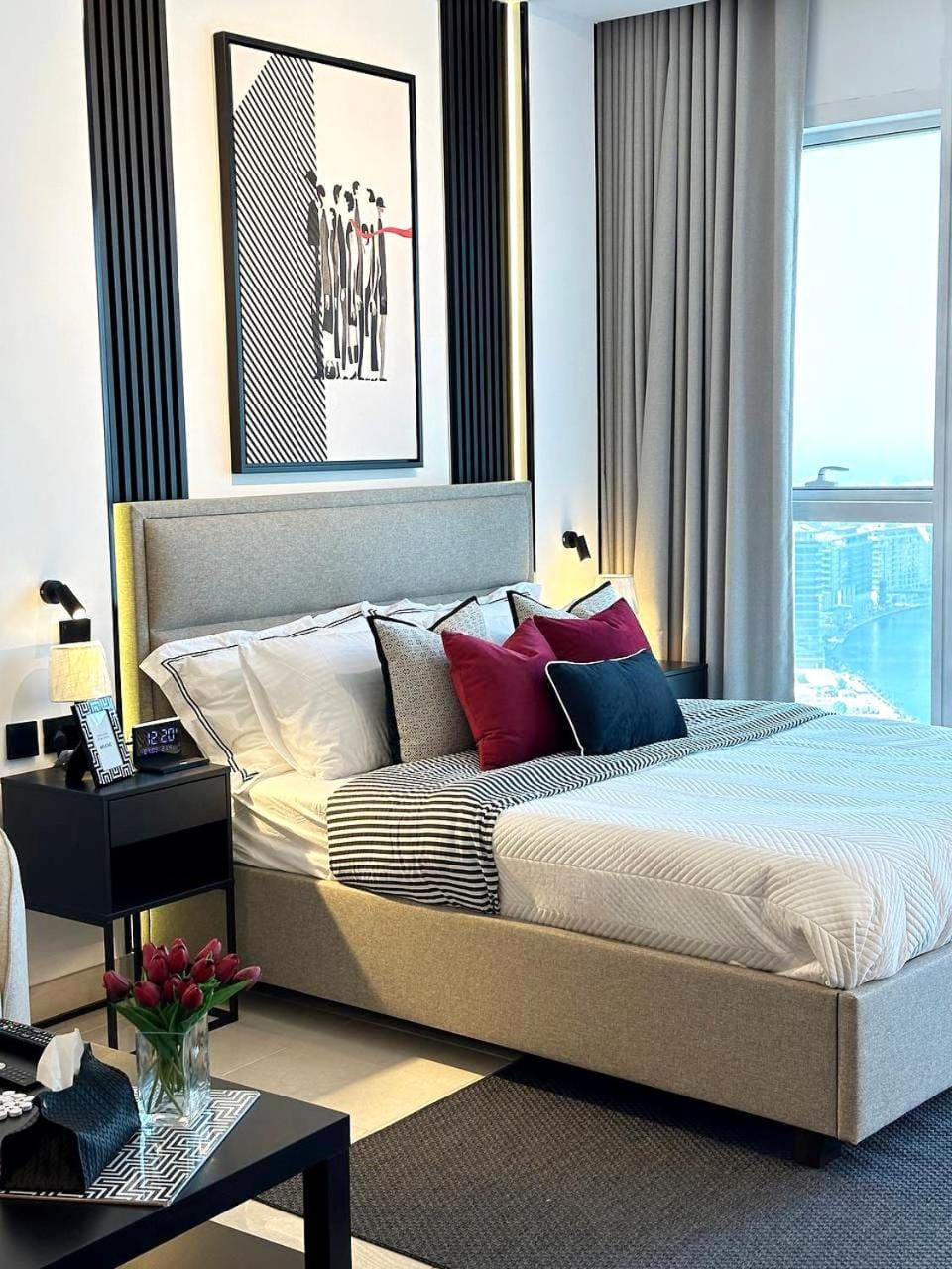 Bed, Photo of the whole room, Seating area, Bedroom