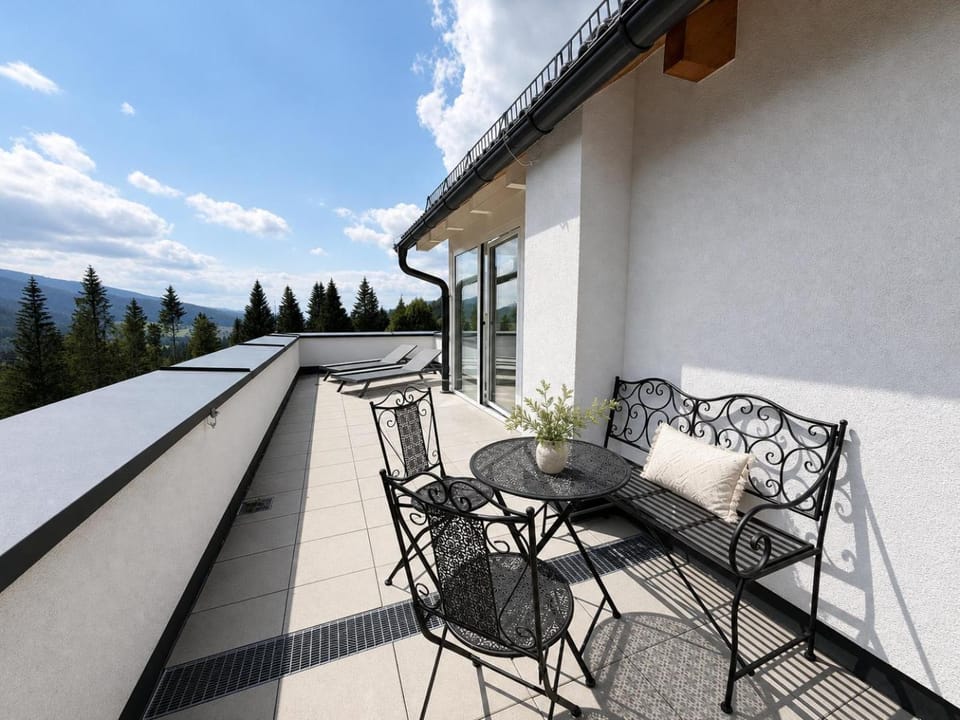 Day, Natural landscape, View (from property/room), Balcony/Terrace, Living room, Seating area, Dining area, Mountain view