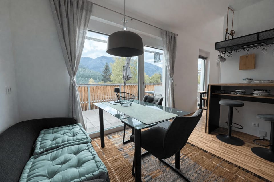 Natural landscape, Kitchen or kitchenette, Living room, Seating area, Dining area, Mountain view, stove