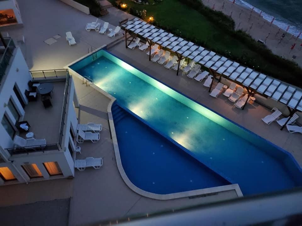 Swimming pool, Swimming pool