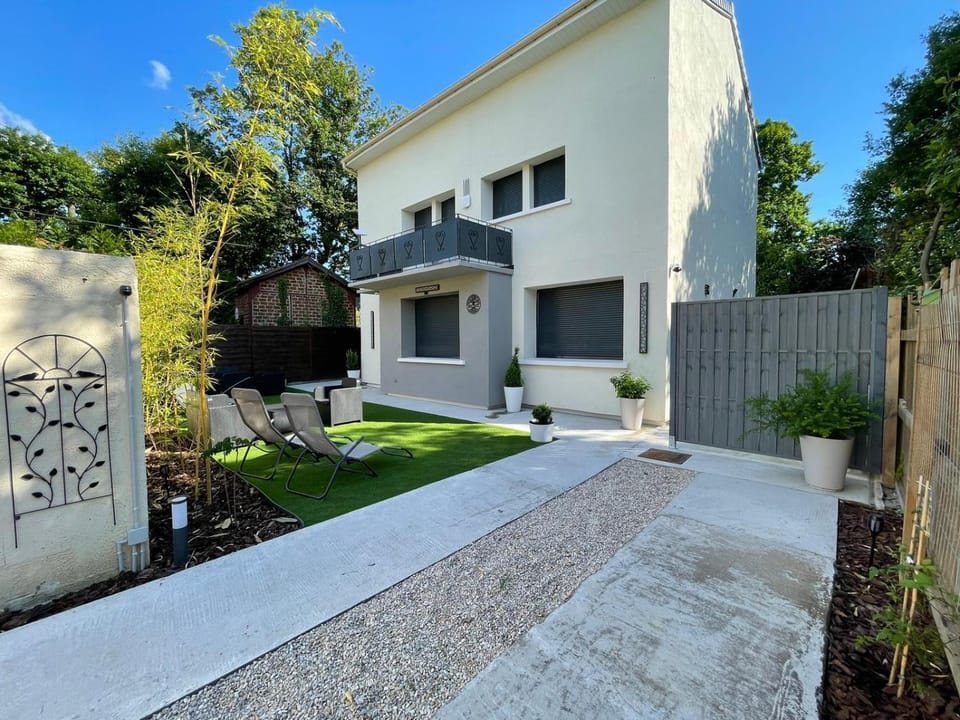 Property building, Garden