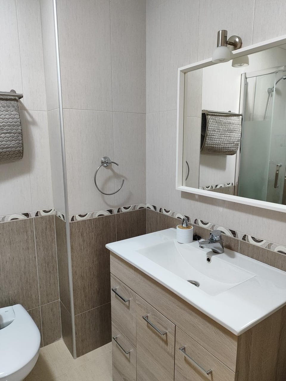 Toilet, Bathroom, towels