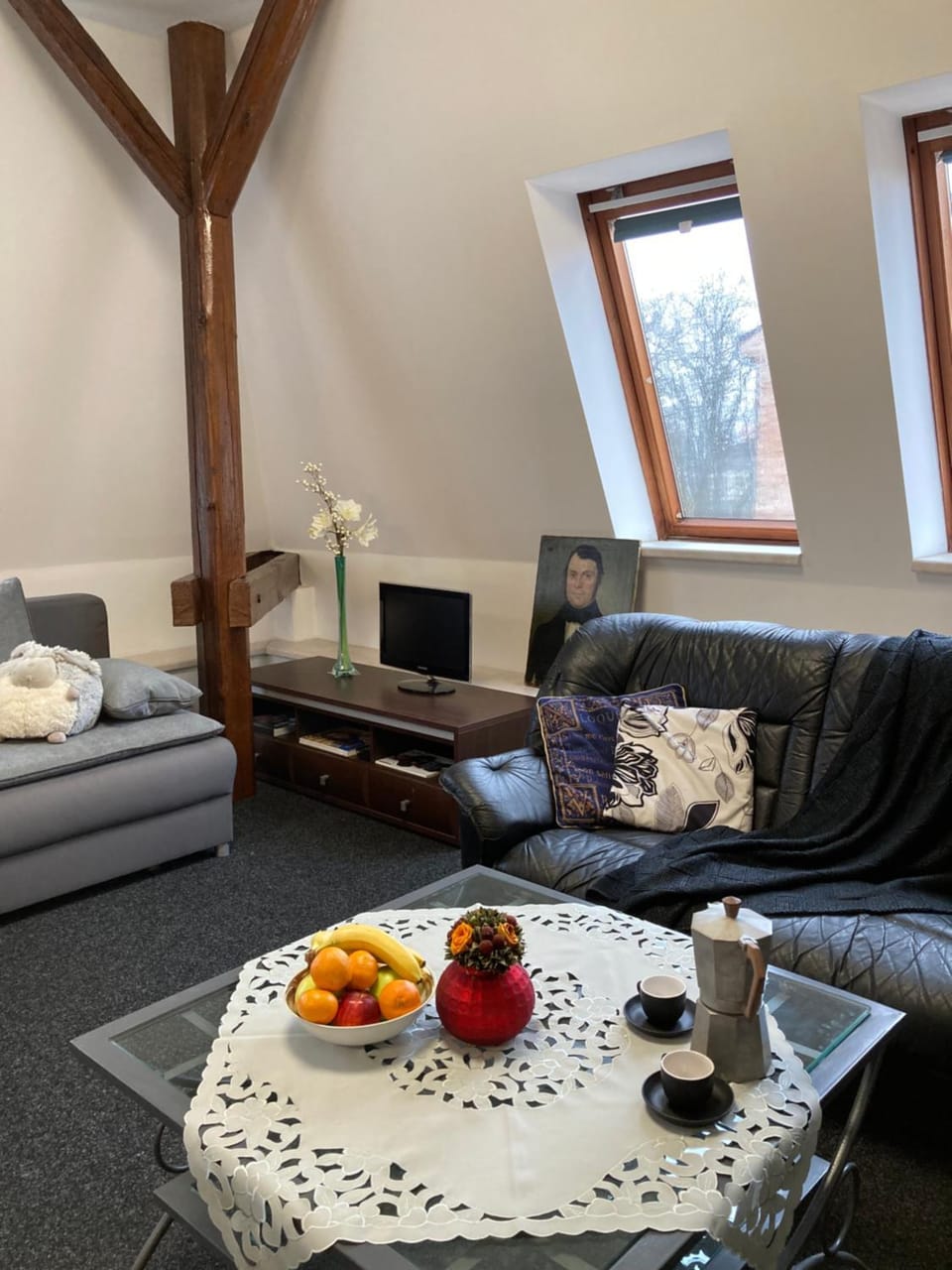TV and multimedia, Living room, Photo of the whole room, Seating area