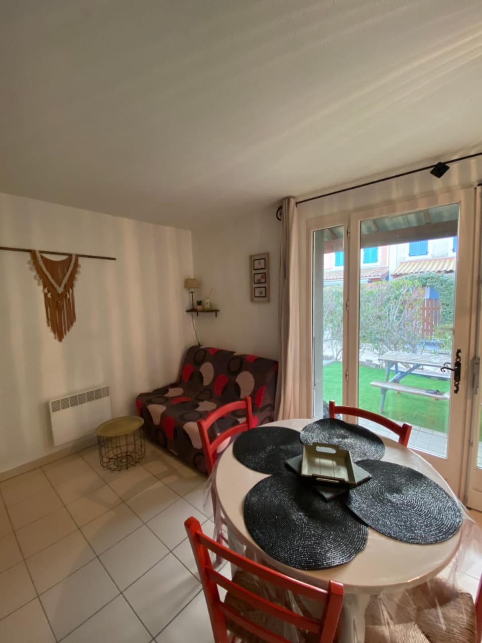 Living room, Dining area