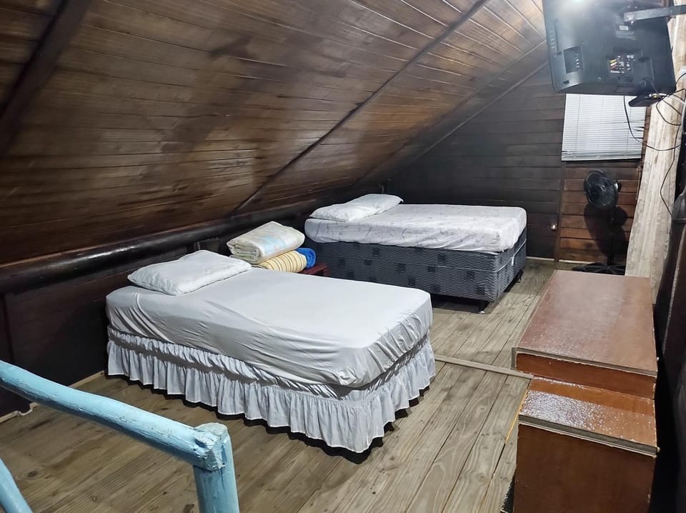 Cabana rústica a 900m da Praia da Ribanceira Chalet in Imbituba
