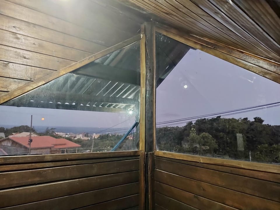 Cabana rústica a 900m da Praia da Ribanceira Chalet in Imbituba