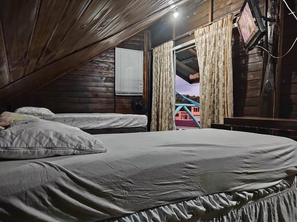 Cabana rústica a 900m da Praia da Ribanceira Chalet in Imbituba