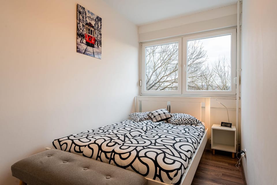 Property building, Bed, Photo of the whole room, Decorative detail, Bedroom, furniture