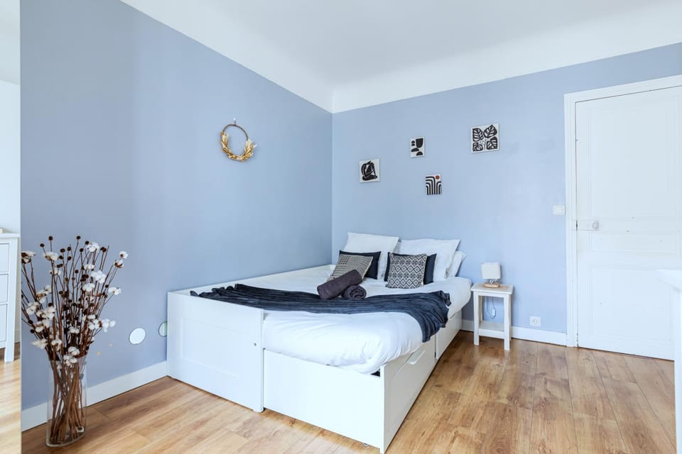 Le Clair & Spacieux - Parking - 15 min Paris Apartment in Île-de-France