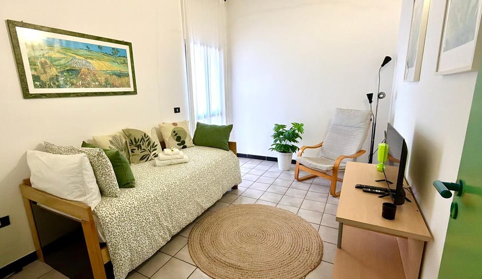 Seating area, Bedroom