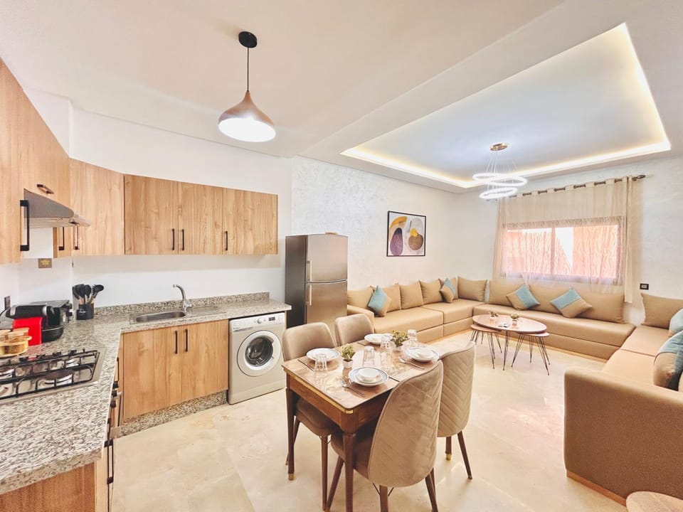 Kitchen or kitchenette, Living room, Seating area, Dining area, dishwasher, minibar, oven, pet friendly, stove, toaster, washing machine, dryer