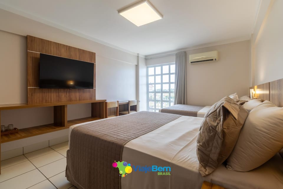TV and multimedia, Photo of the whole room, air conditioner