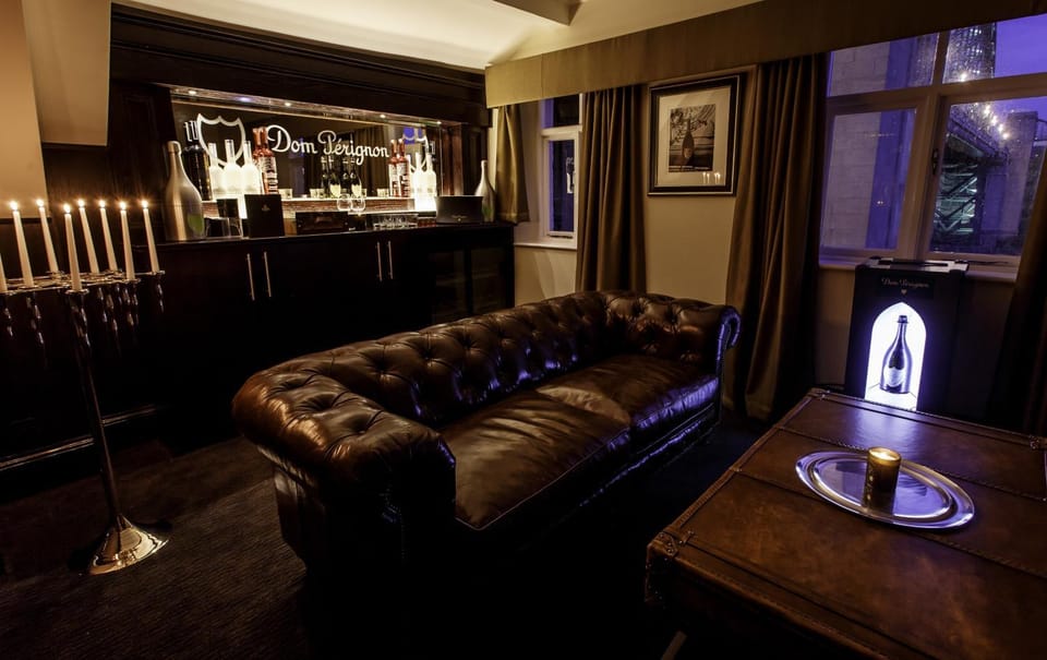 Decorative detail, Decorative detail, Alcoholic drinks