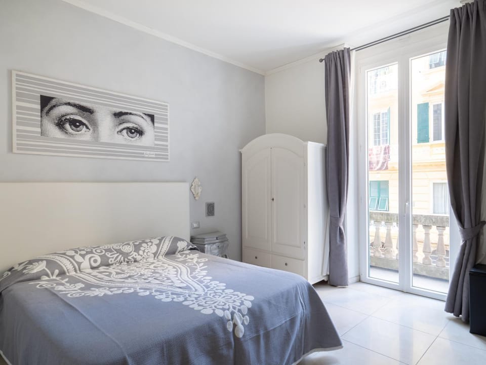 Bed, Balcony/Terrace, Photo of the whole room, Bedroom