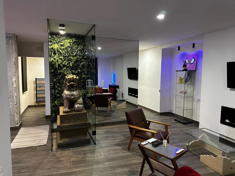 Communal lounge/ TV room, Living room