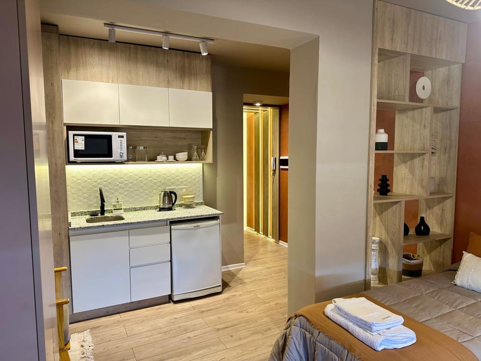 microwave, minibar