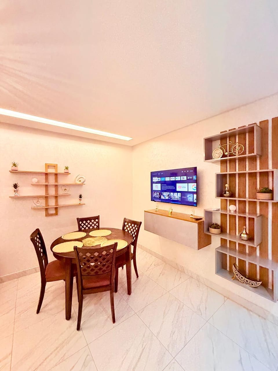 TV and multimedia, Dining area