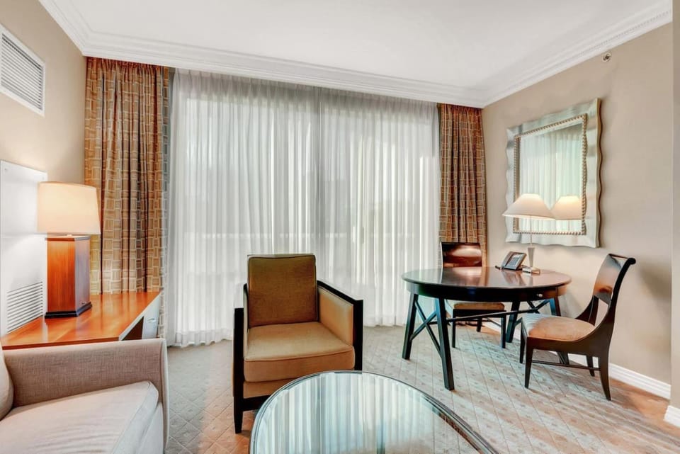 MGM 1 Bedroom Balcony And Or Studio Luxury Suites House in Las Vegas Strip
