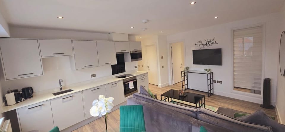 Kings Lodge By Nivaas 2 Apartment in Reading