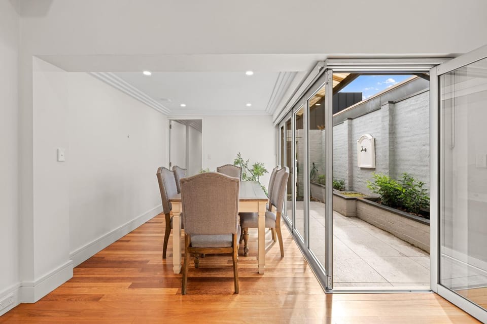 3BR House with Parking near ICC & Darling Harbour & CBD House in Sydney