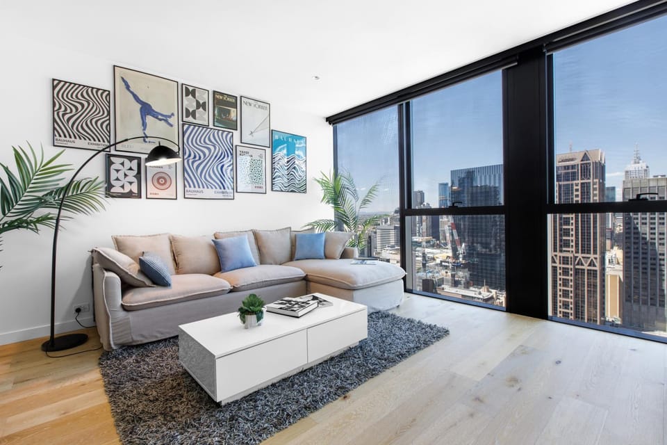 Communal lounge/ TV room, Day, View (from property/room), Living room, Seating area, Evening entertainment, City view