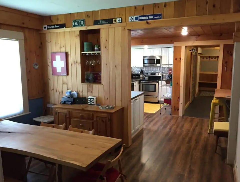 Charming Okemo Village House with Hot Tub and Short Walk to Town Apartment in Ludlow