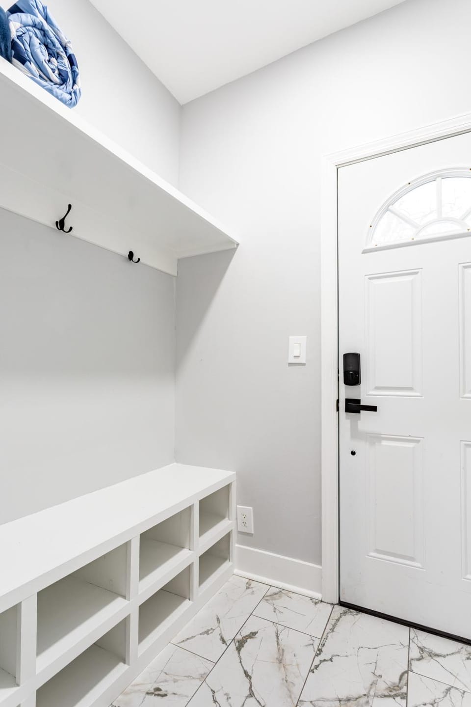 Modern Escape 3BR Apt with Parking Apartment in New Rochelle