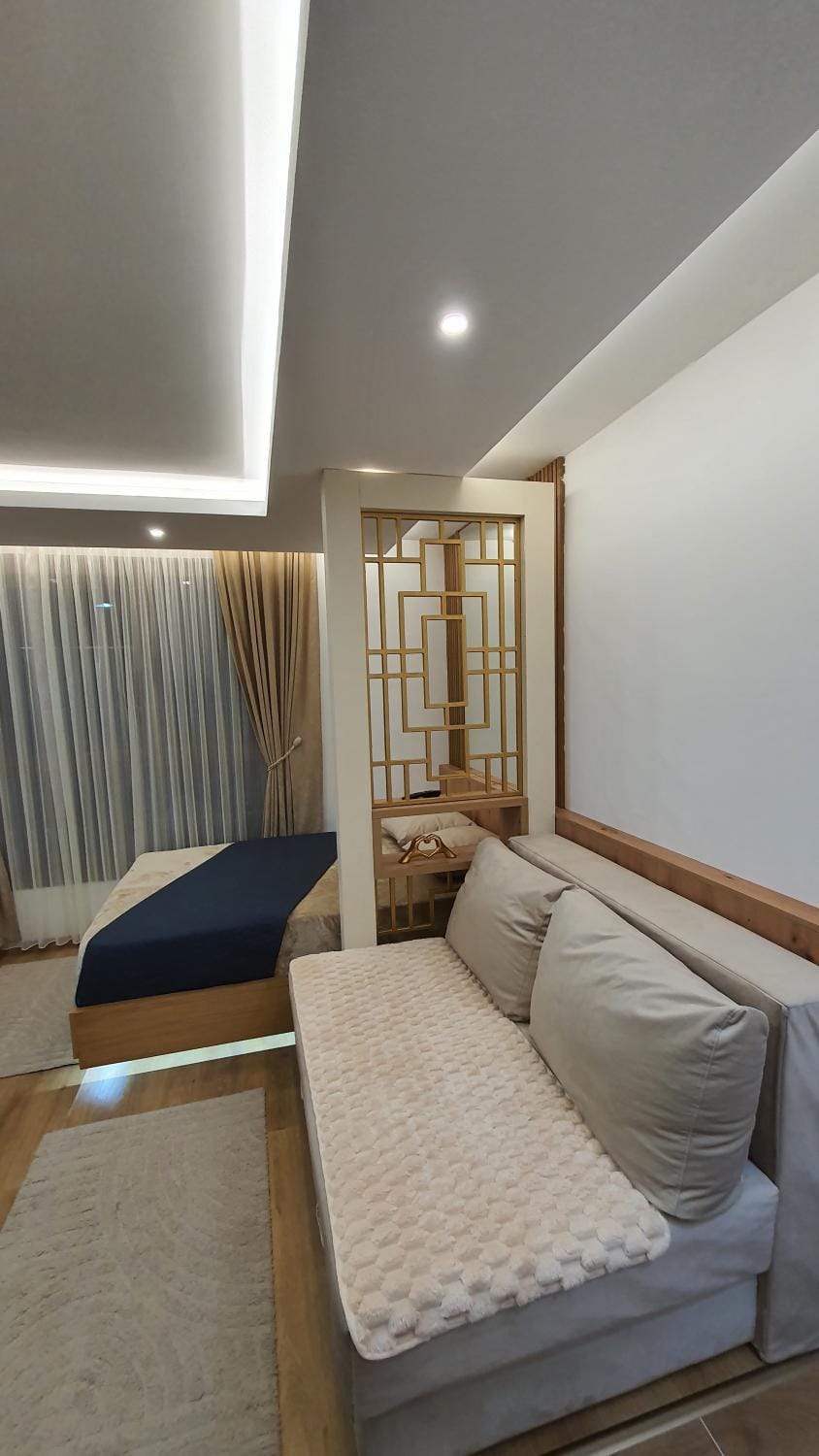 Bed, Seating area