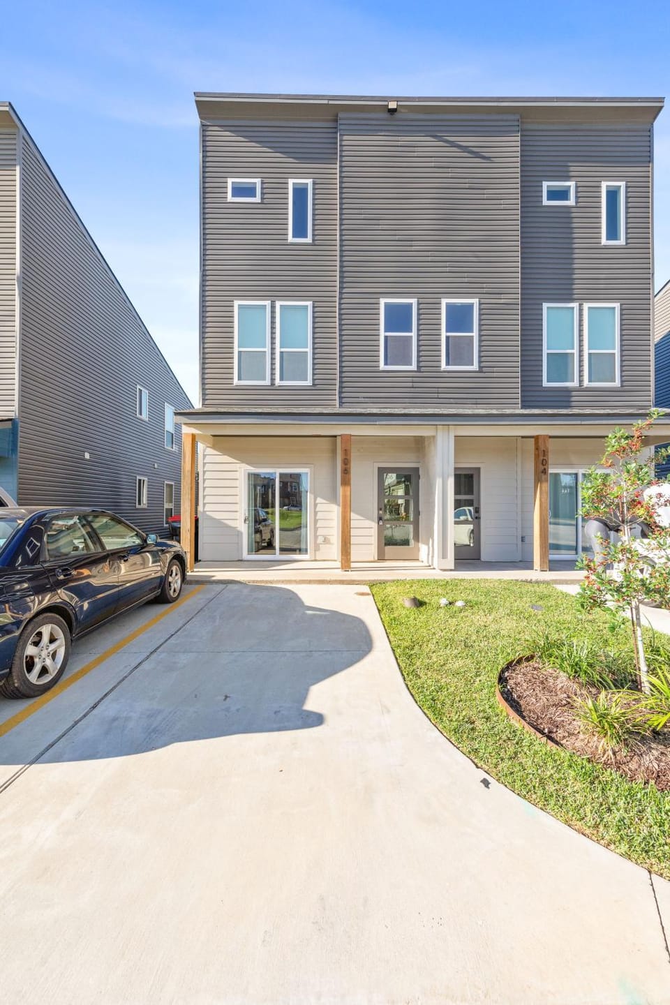 Blues House King Bed Full Kitchen Fast WiFi Apartment in Broussard