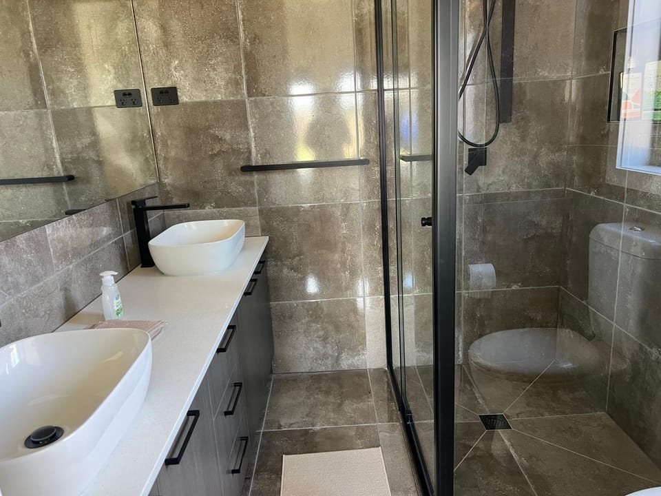 Stay in Tarneit West Melbourne House in Truganina