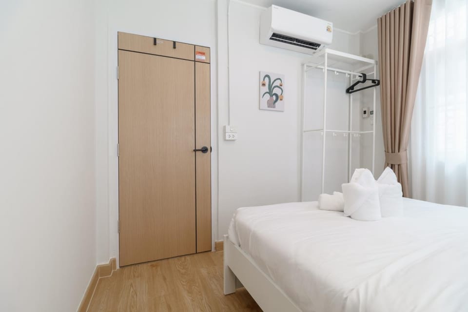 Huai Khwang Cozy Home Comforts House in Bangkok