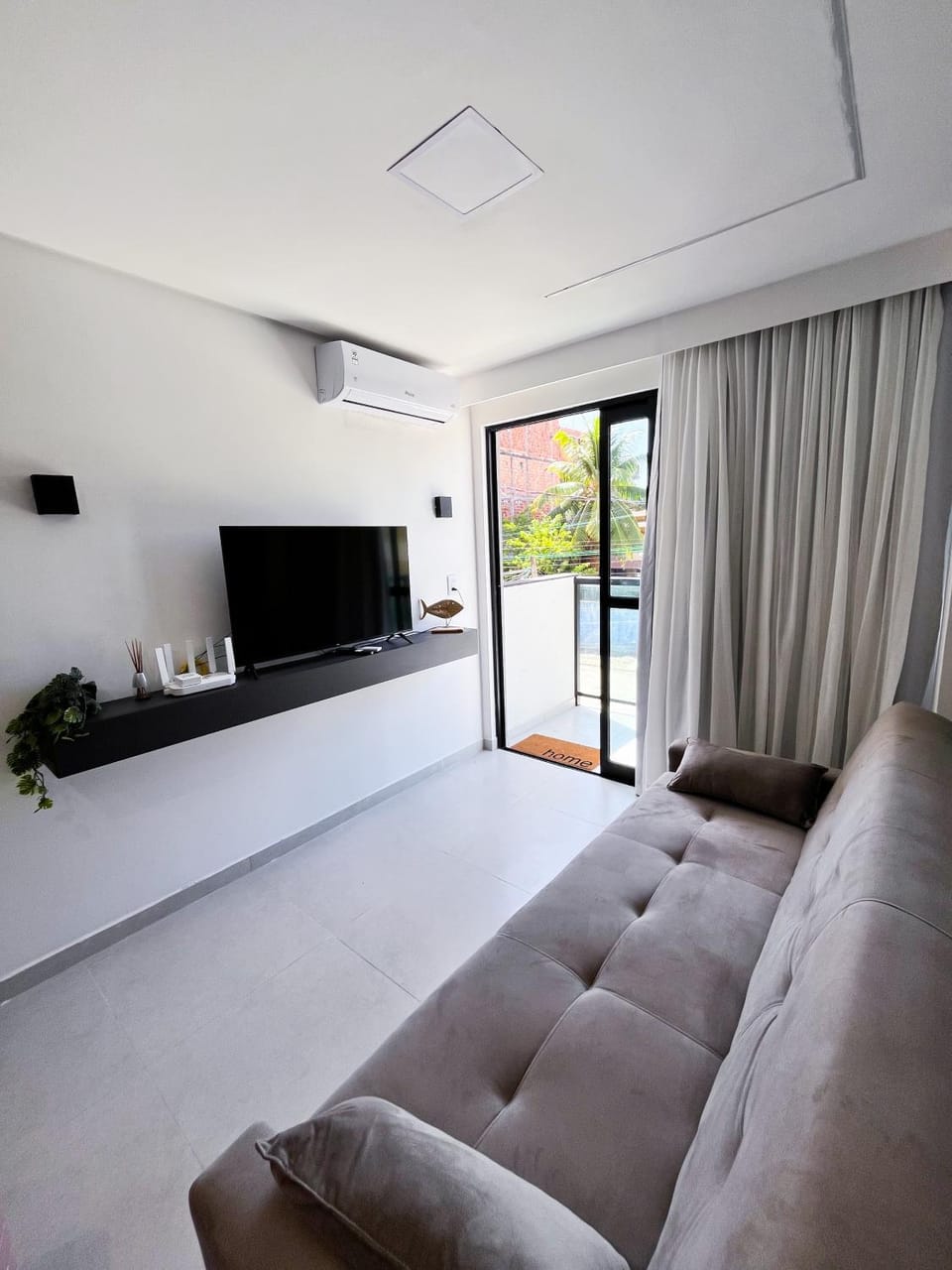 Living room, air conditioner