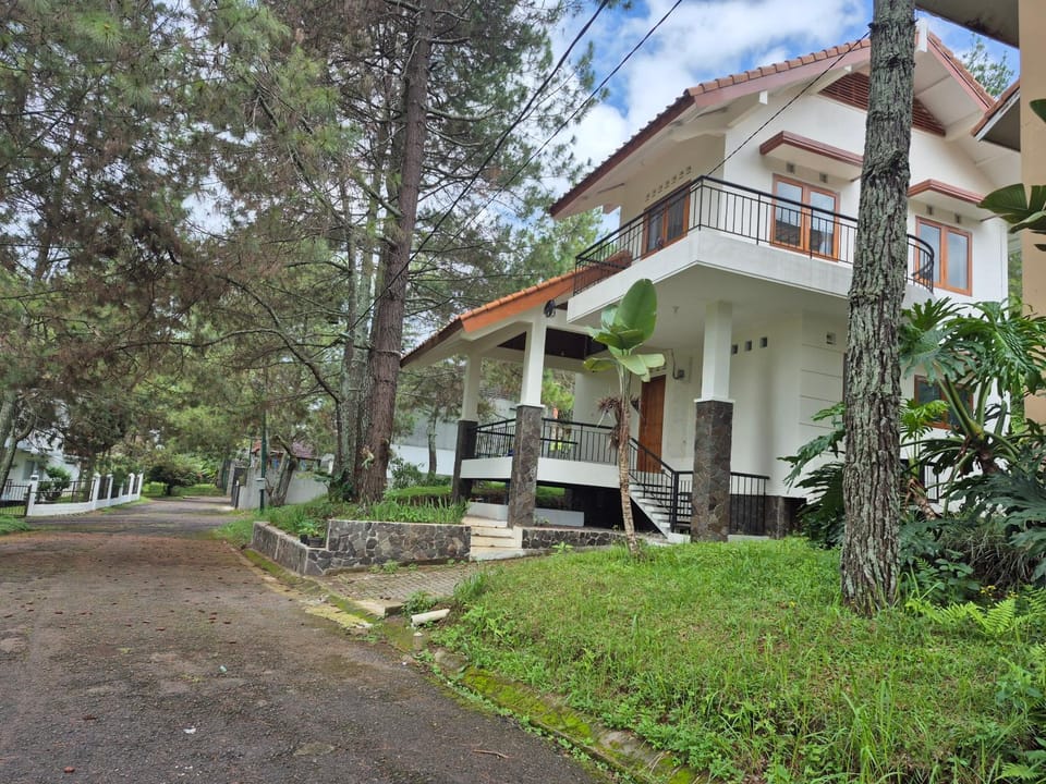 Villa 2Cemara Villa in Parongpong