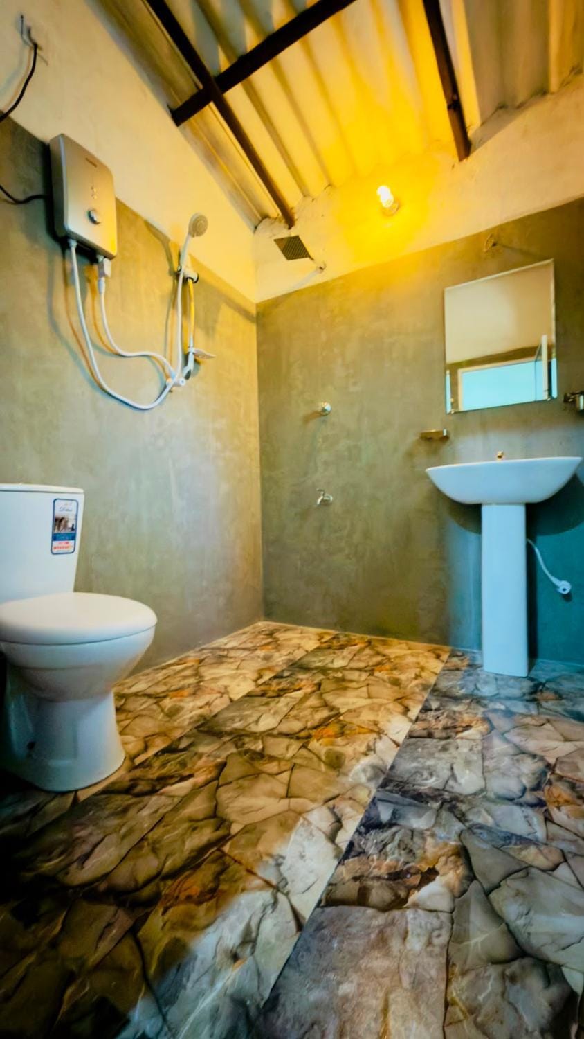 Mashi Home Stay Bed and Breakfast in Ahangama