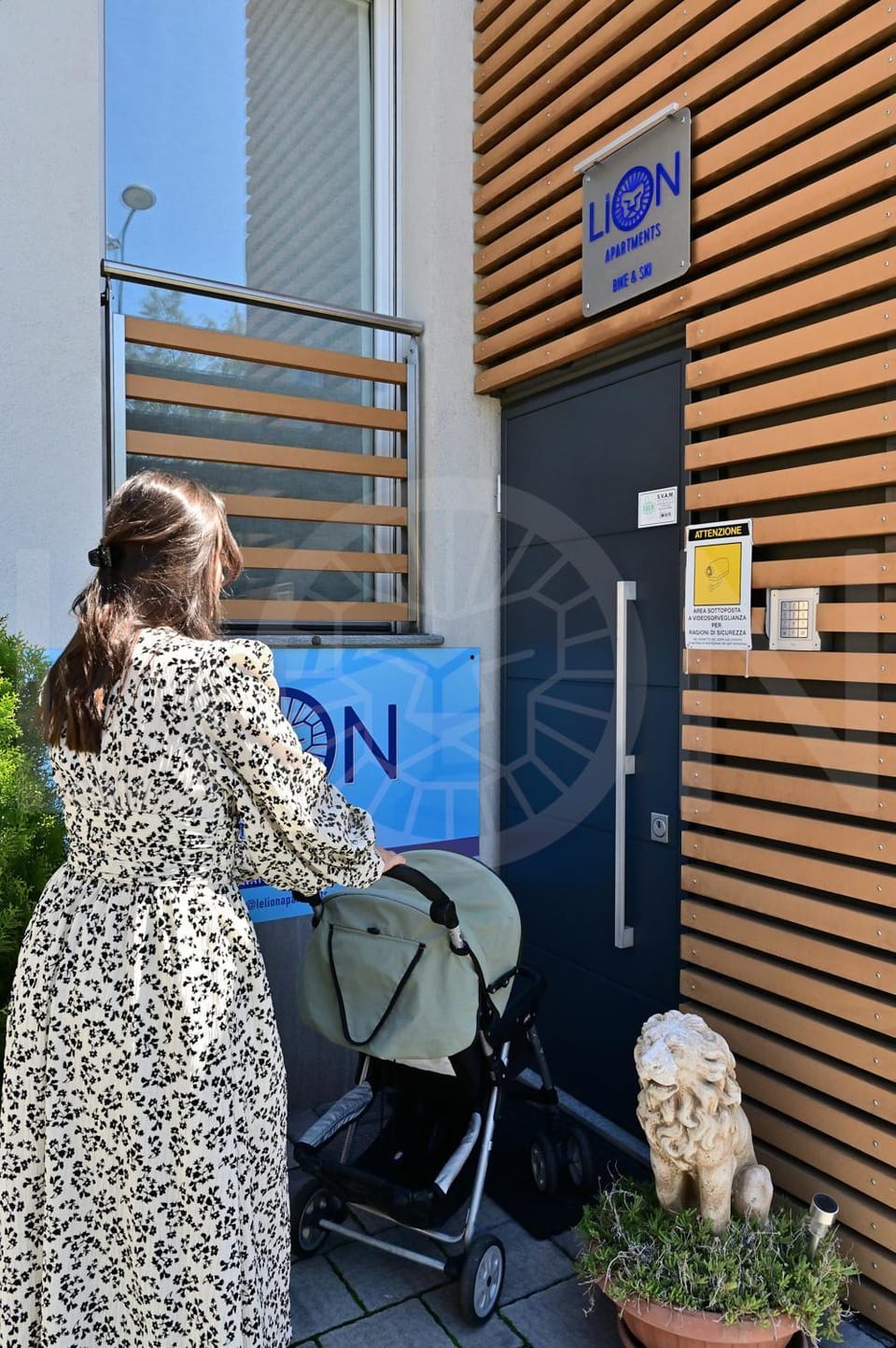 Day, People, children, young children, older children, babysiter, elevator