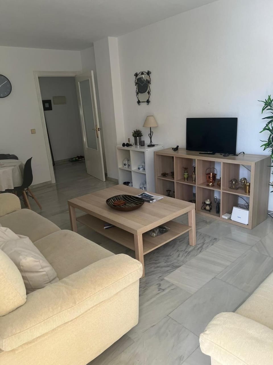Communal lounge/ TV room, Living room, Seating area