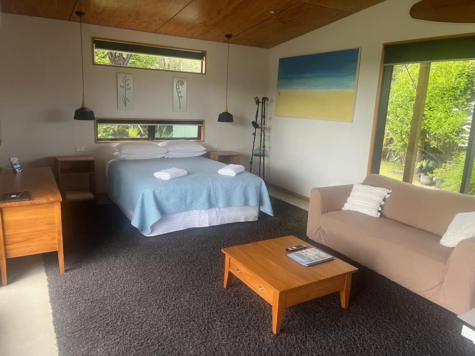 Out The Bay - Guest House at the Beach House in West Coast